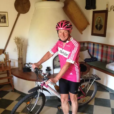 Hungaria Vendeghaz Гостевой дом 3*